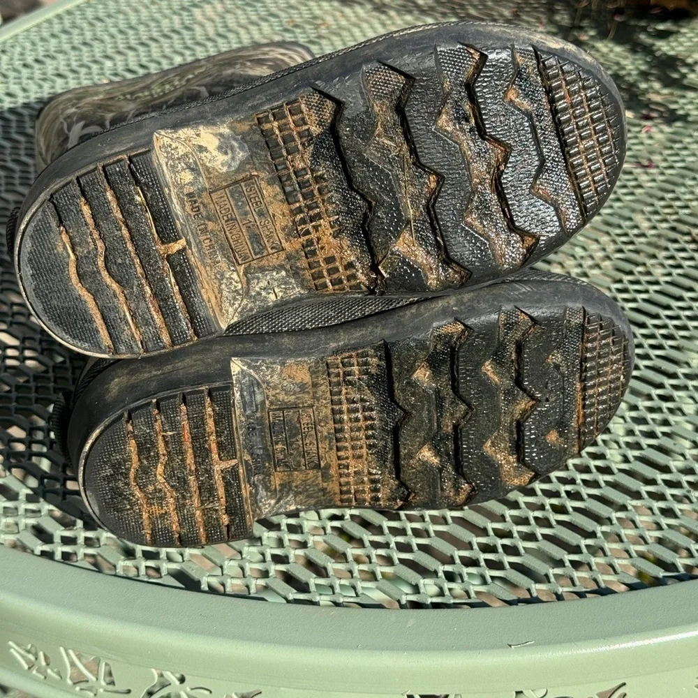 Magellan~Outdoors~400g~Woodland~Camo Rubber Hunting Boots~Children’s Sz 1~G22
